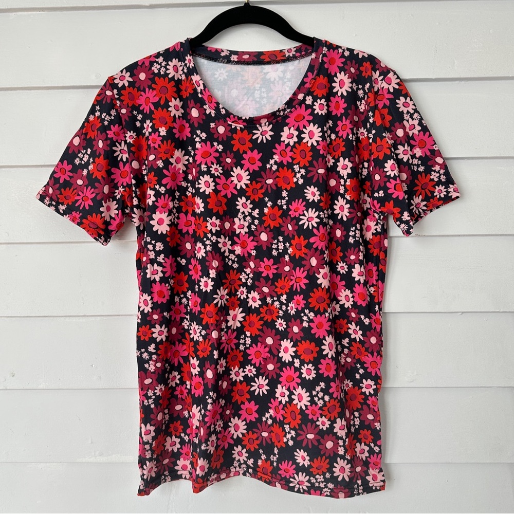 Groovy floral print tshirt